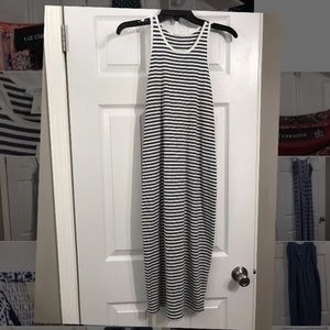Sleeveless dress